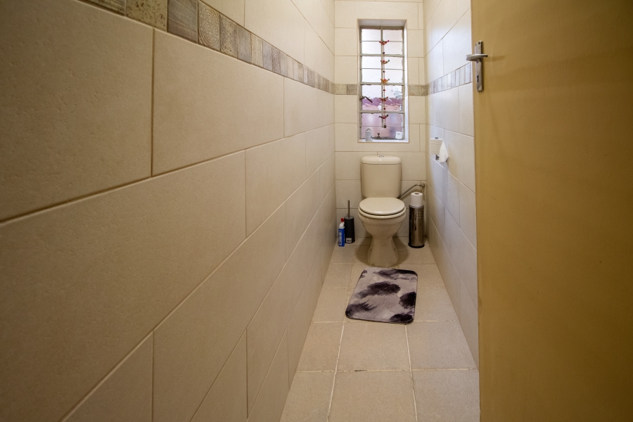 5 Bedroom Property for Sale in Middelpos Northern Cape